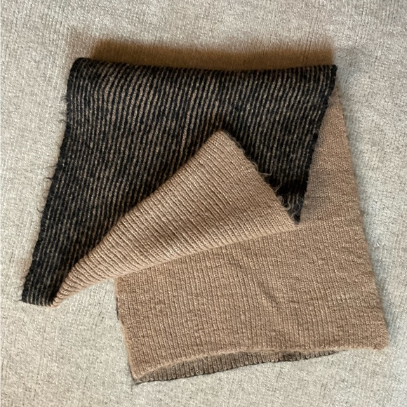 NWT ZARA Beanie Hat & Winter Scarf Set Black Tan Minimalist Chic Contemporary - Picture 3 of 7